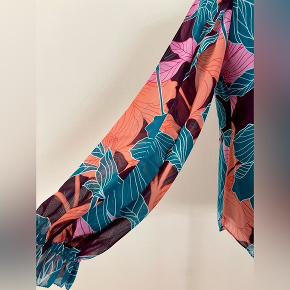 Trina Turk | Floral Owl Print Top  | Ruffle Sheer Sleeves | V Neck | Women’s L - Picture 2 of 8